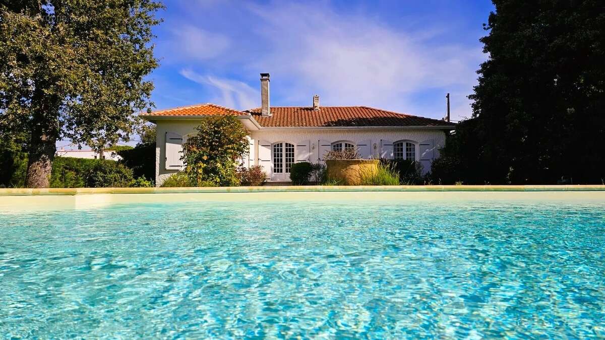 Maison à VAUX-SUR-MER