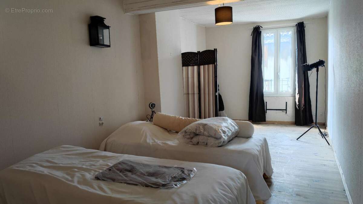 Maison à L&#039;AIGUILLON