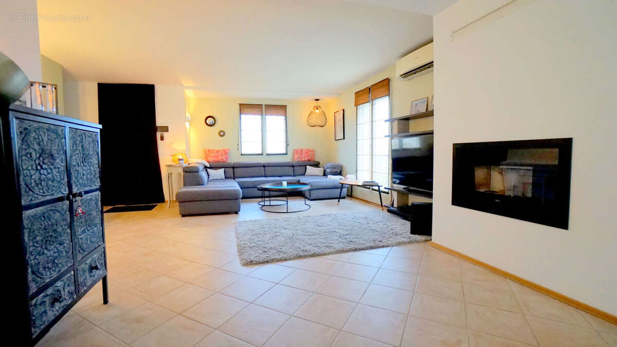Maison à EPONE