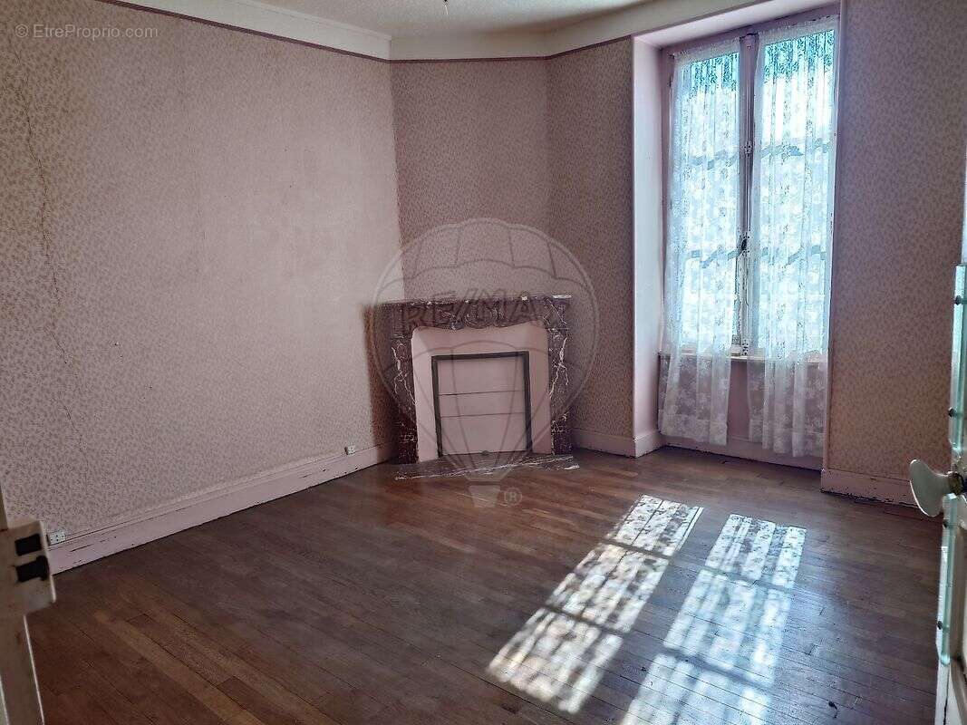 Maison à LUZY
