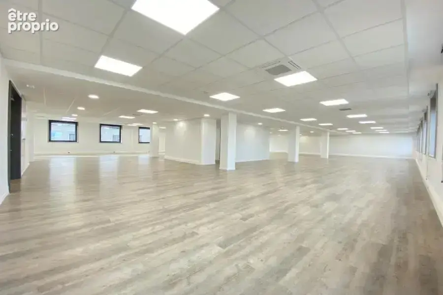 Boulogne Nord, dans un immeuble de bon standing, CORPIMMO vous propose à la vente une surface de bureaux entièrement rénovée lib - photo 3