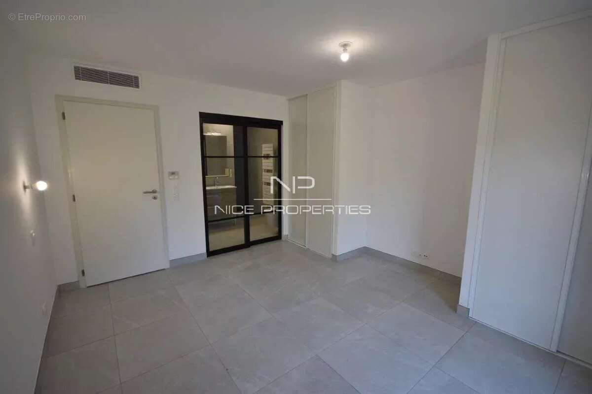 Appartement à MOUGINS