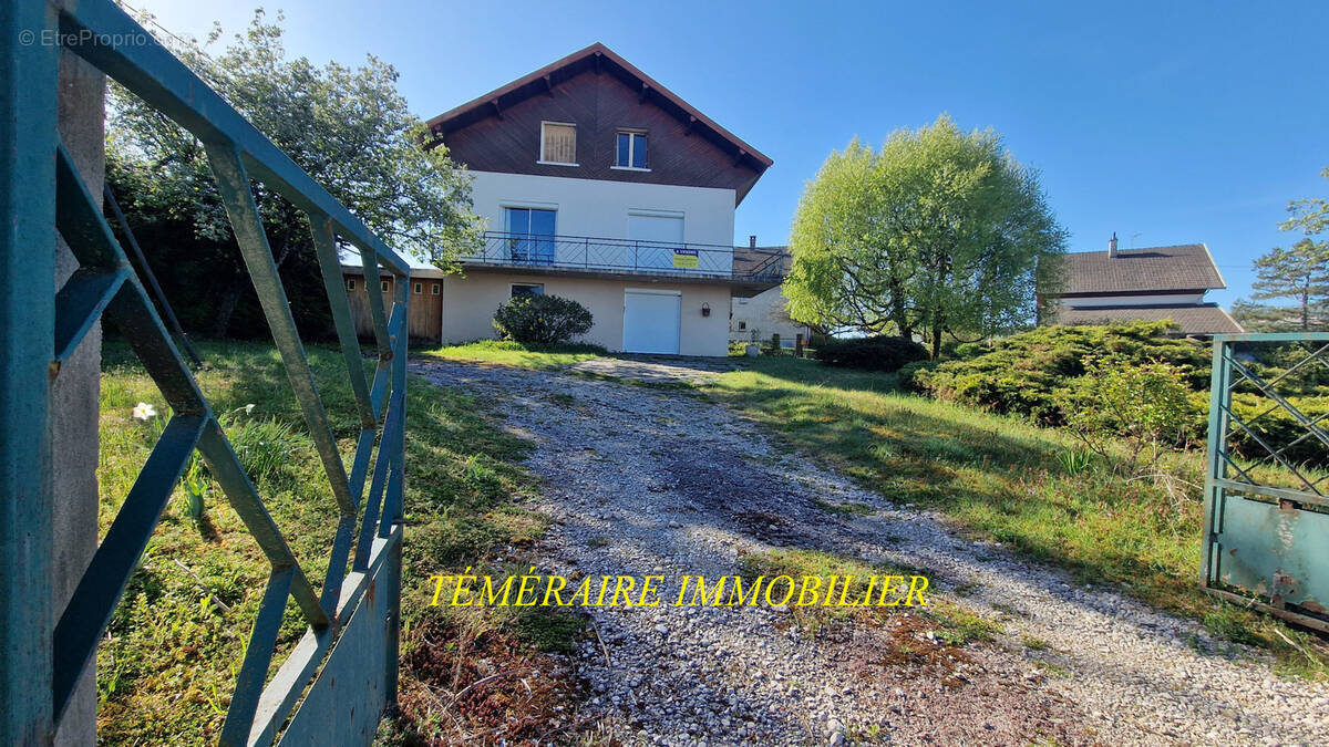 Maison à CHAMPAGNOLE