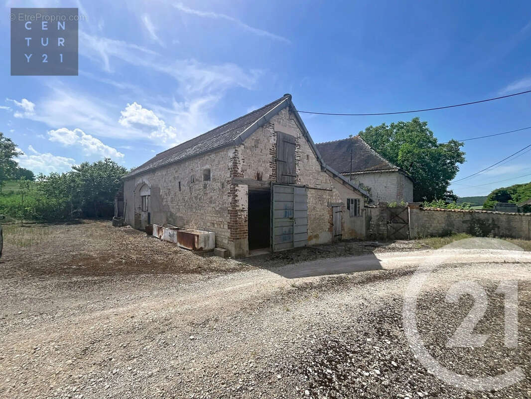 Maison 175 m² à Bertignolles  - photo 3