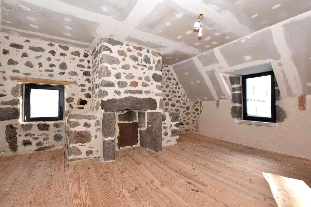 Maison à SAINT-MARTIN-VALMEROUX