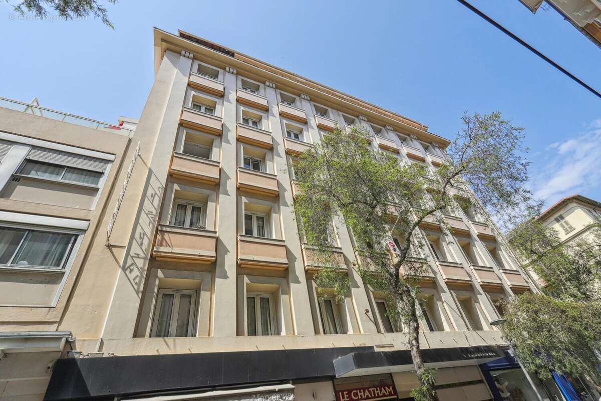 VENDU - EXCLUSIVITÉ - NICE - Carré d'Or - Appartement 2-3 pièces, emplacement idéal. - photo 16