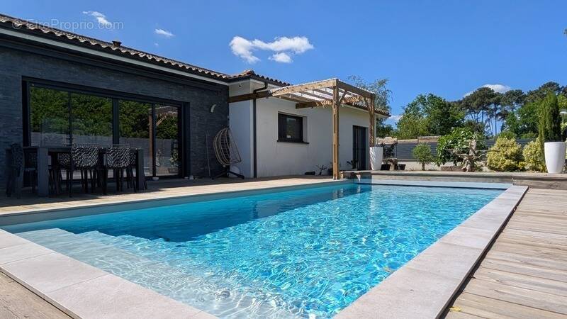 Maison à MERIGNAC