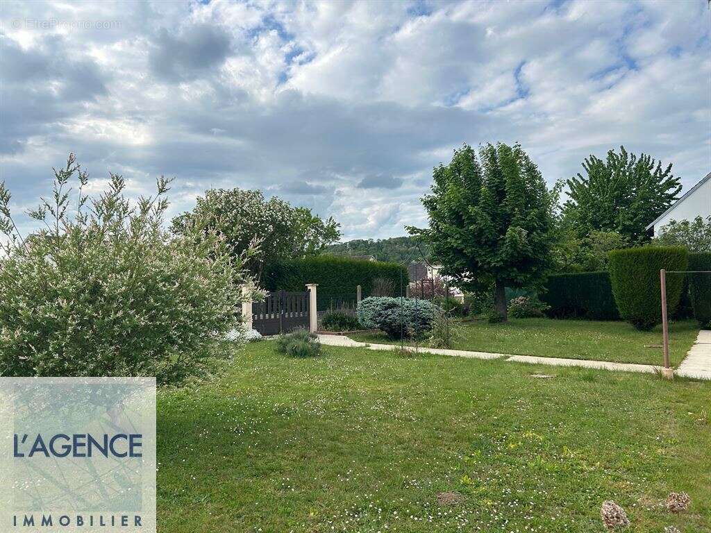 Maison à VAILLY-SUR-AISNE