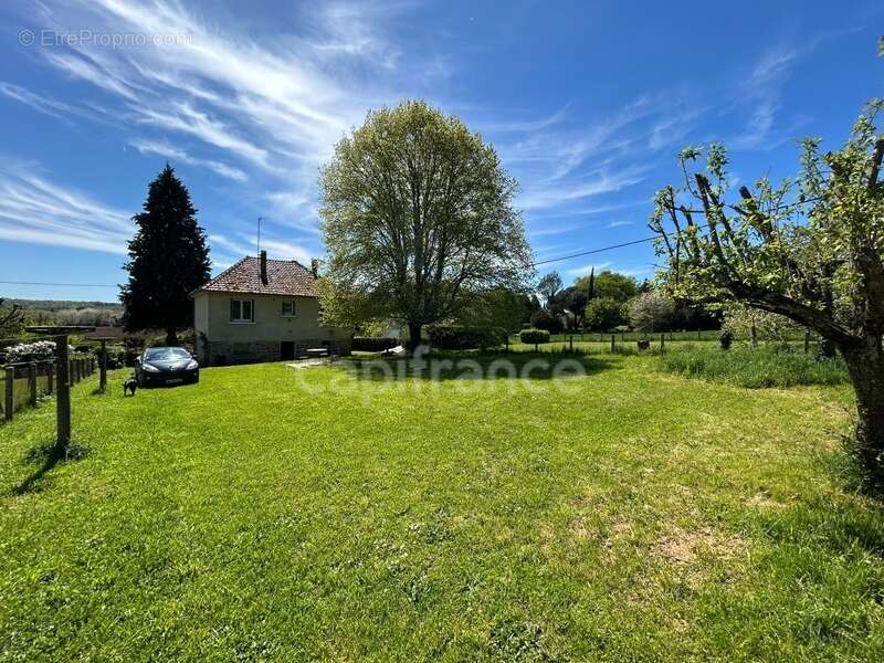 Maison à LANOUAILLE