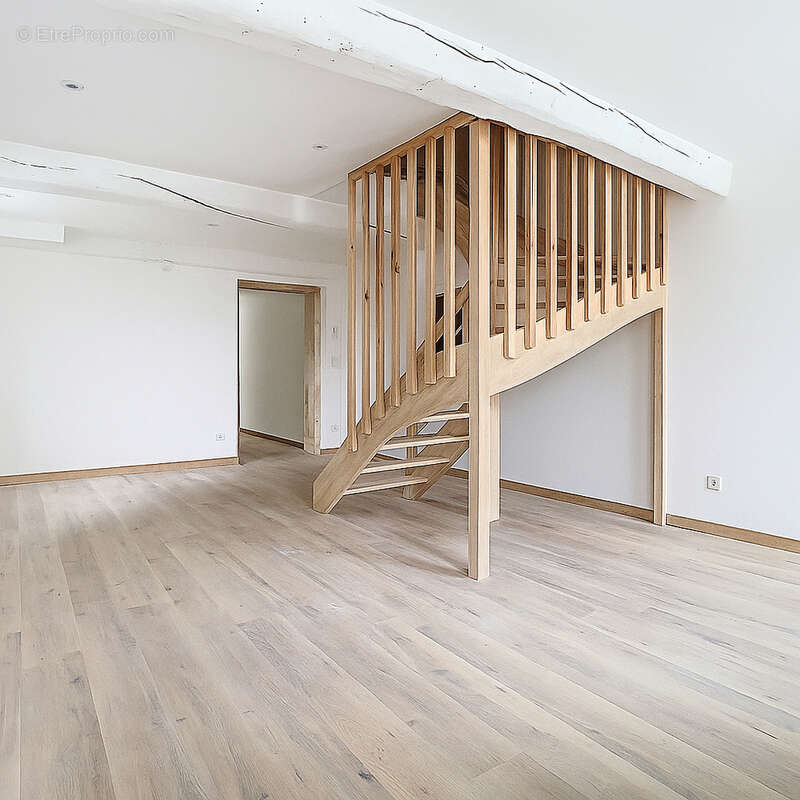 Maison à PONT-DE-VAUX