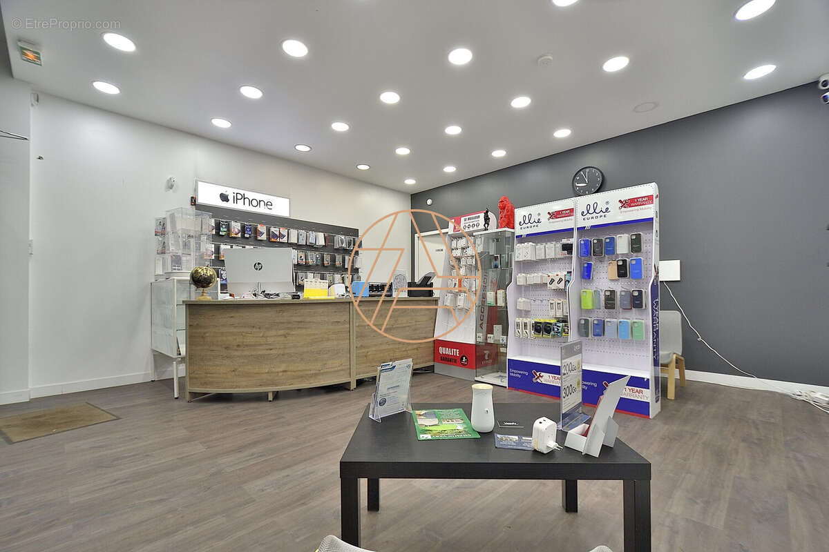 Autre à SAINT-MAUR-DES-FOSSES