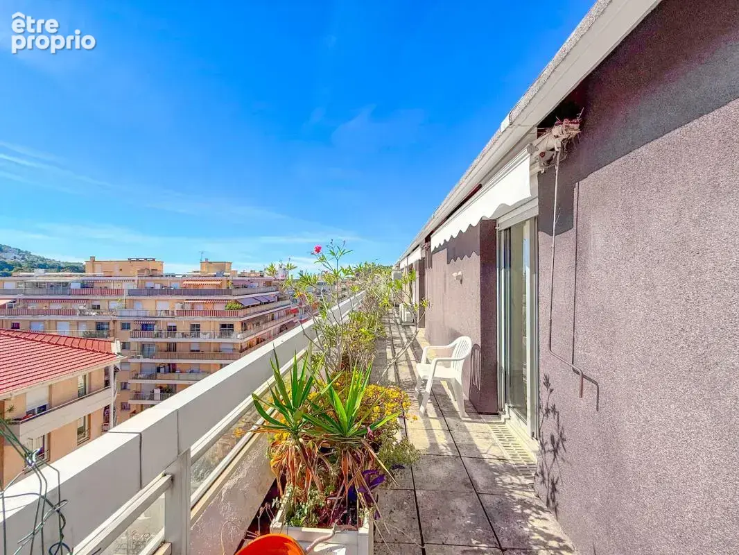 Appartement traversant 5 pièces, vue à 360° imprenable - Nice, Quartier Riquier - photo 10