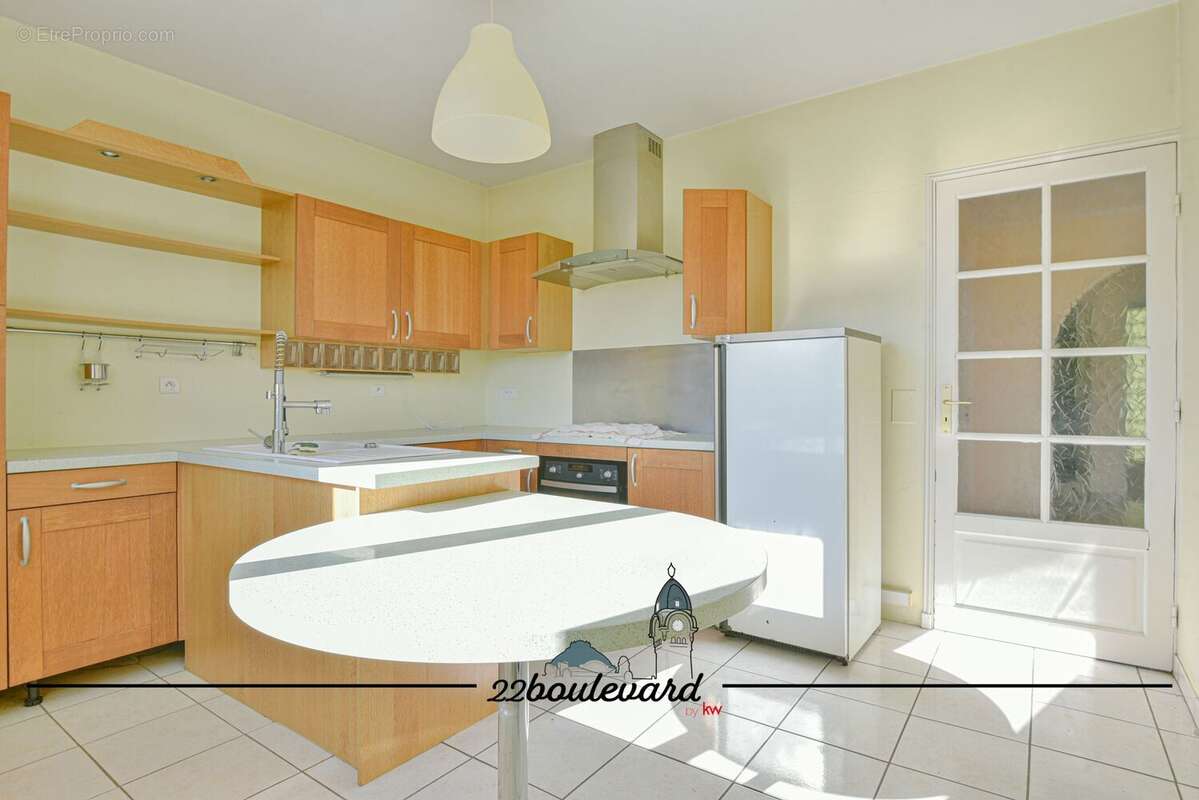 Maison à BONNAC-LA-COTE