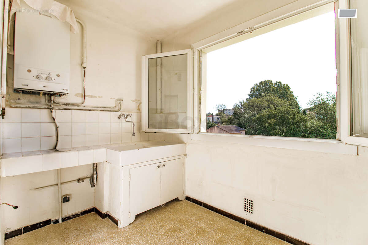 Toulon est - appartement 3 pieces - 2 chambre - balcon - parking collectif -cave - photo 7