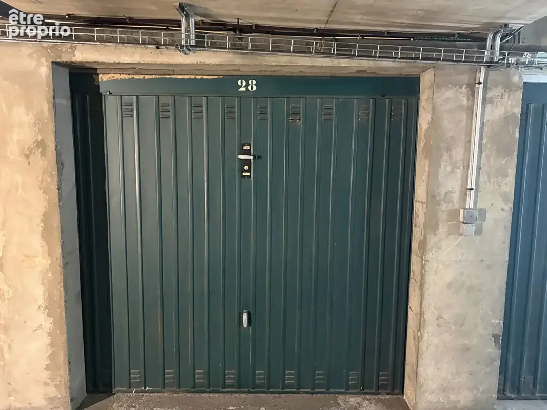 Photo Parking à Paris-15e au prix de 28 000€