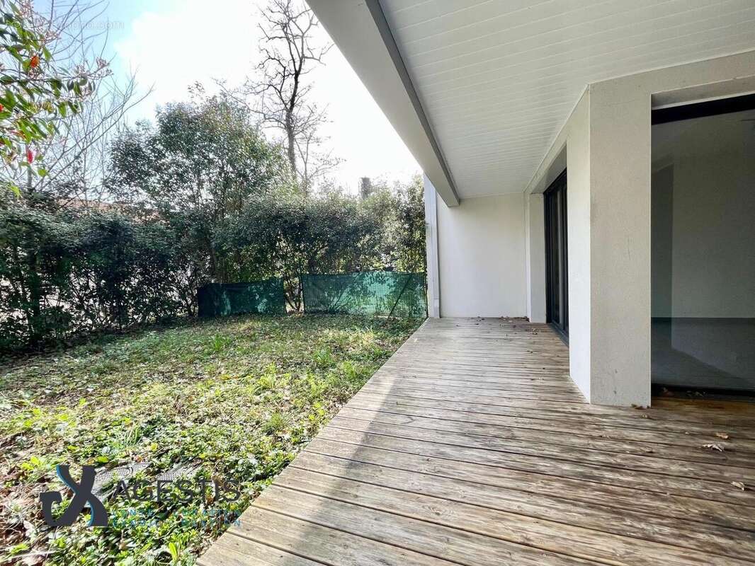   - Maison à LA SALVETAT-SAINT-GILLES
