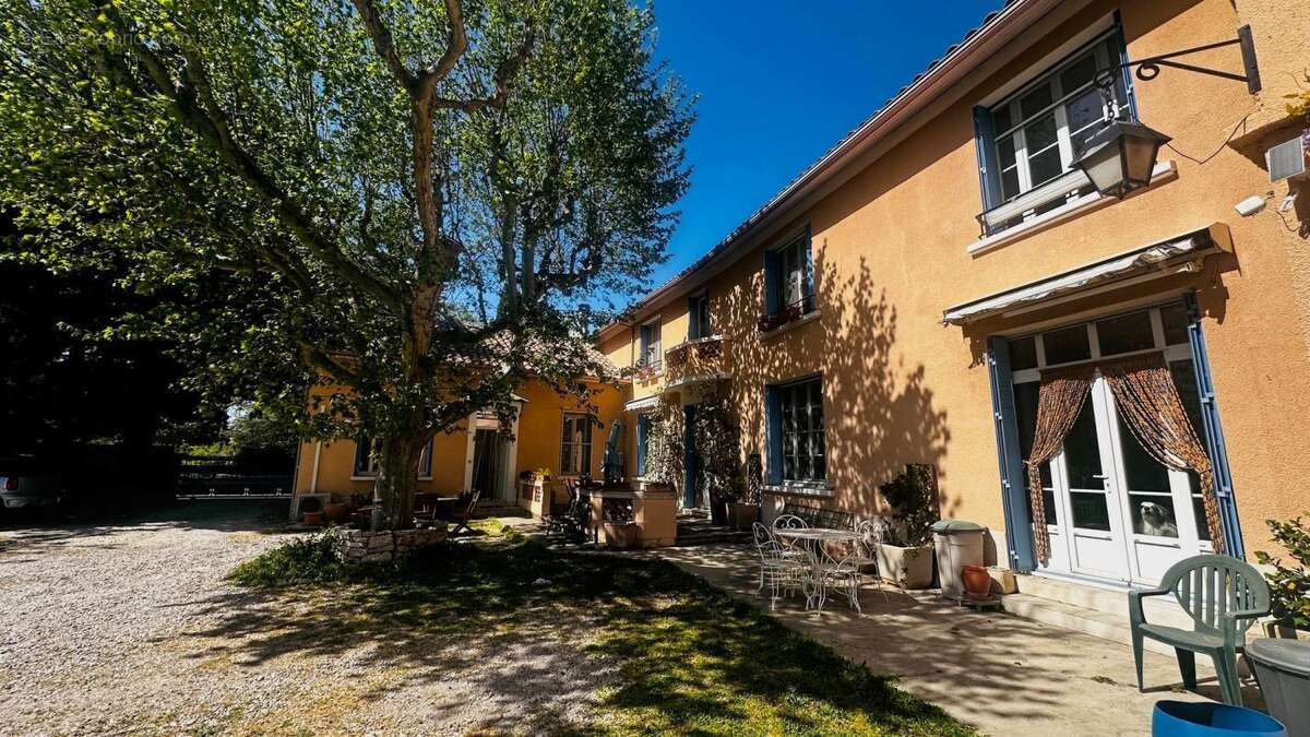 Maison à VIOLES