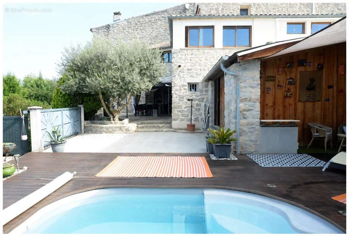 Maison à JOYEUSE