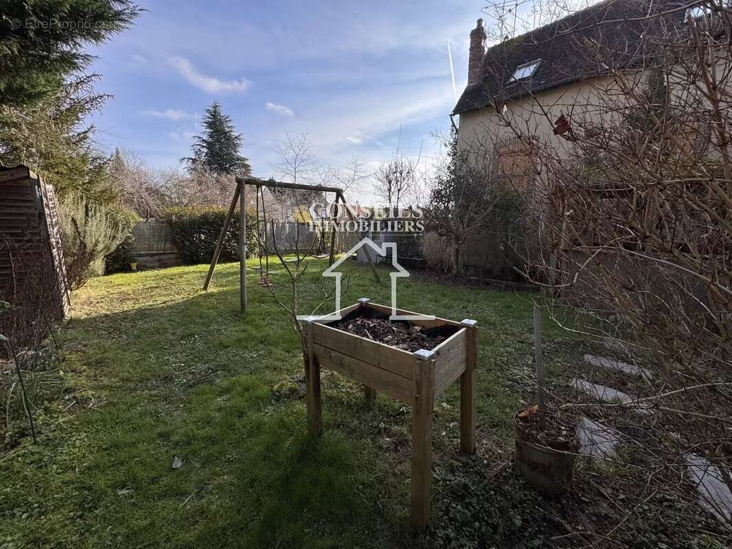 Maison à SAINT-JULIEN-DU-SAULT