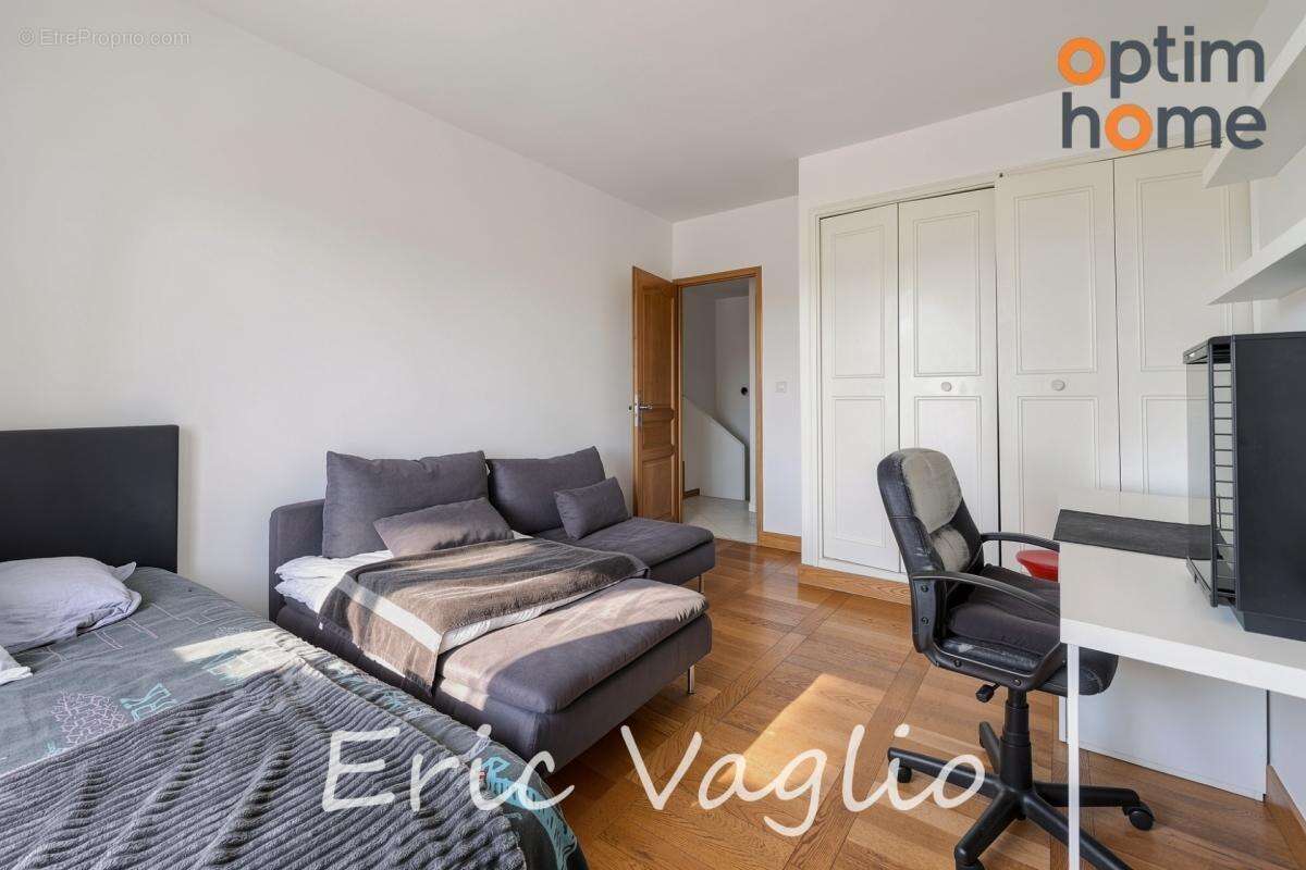 Bouc Bel Air (Aix à 10 mn) - Vente Belle Villa T5 de 269 M2, sur un terrain clos et arboré de 1257 M2 avec piscine, proche IBS,  - photo 22