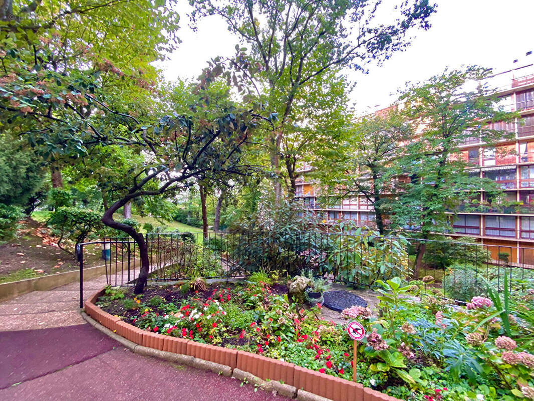 Appartement à FONTENAY-LE-FLEURY