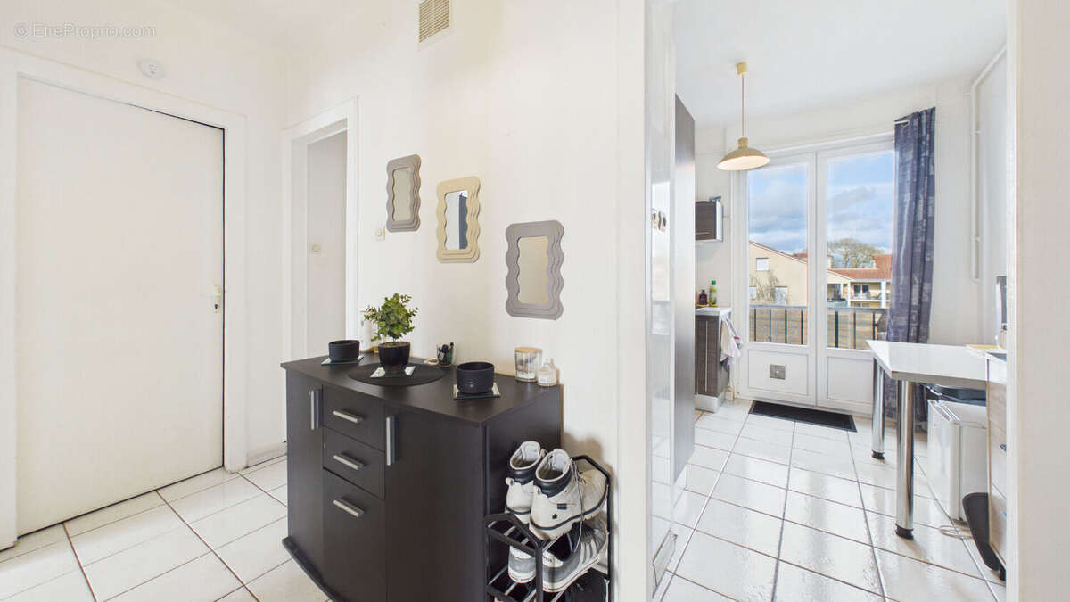 Appartement à ARS-SUR-MOSELLE