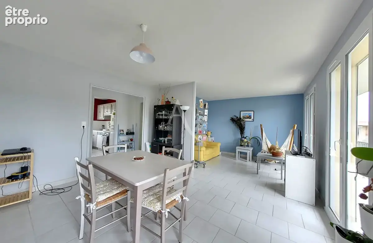 Appartement 74 m² à Gravigny  - photo 2