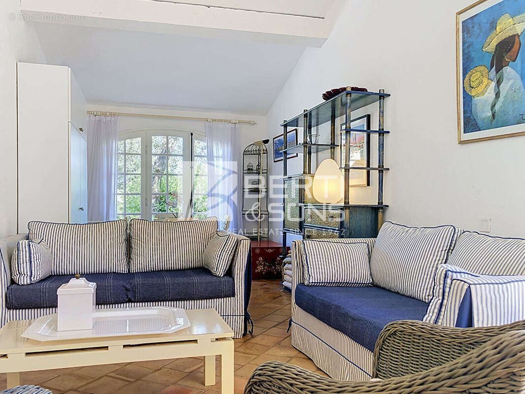 Appartement à MANDELIEU-LA-NAPOULE