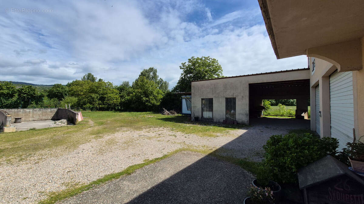 Ensemble immobilier, bâtiments professionnel, hangar - photo 2