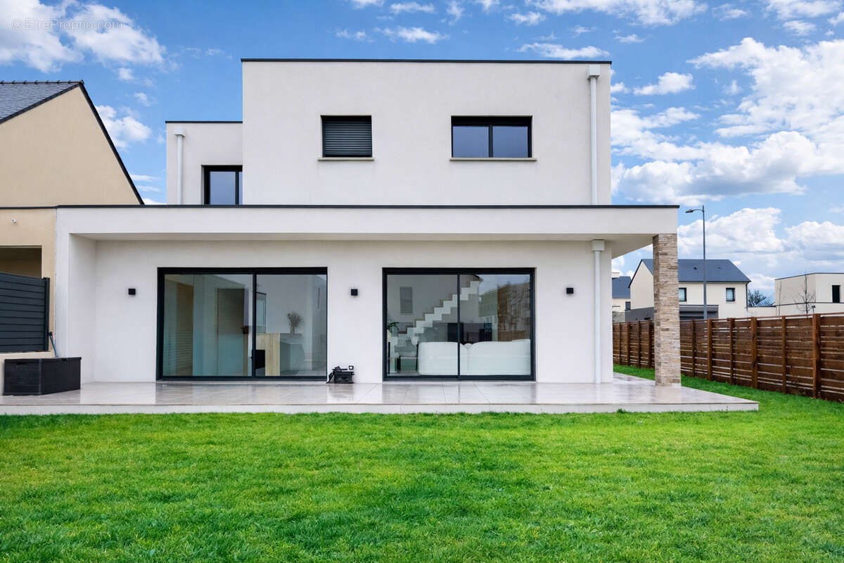 Maison Saint Sylvain d'Anjou 5 pièce(s) 130.29 m2 - photo 8
