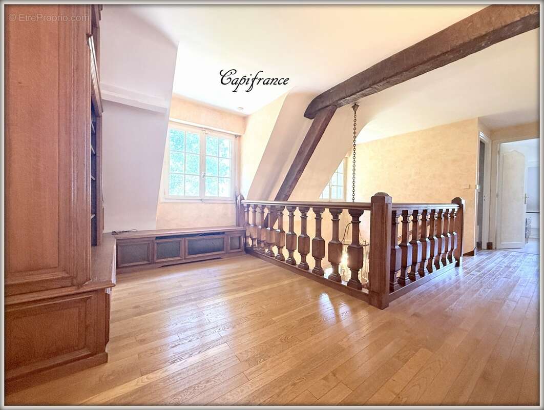 Propriété sur Parc avec dépendance - photo 15