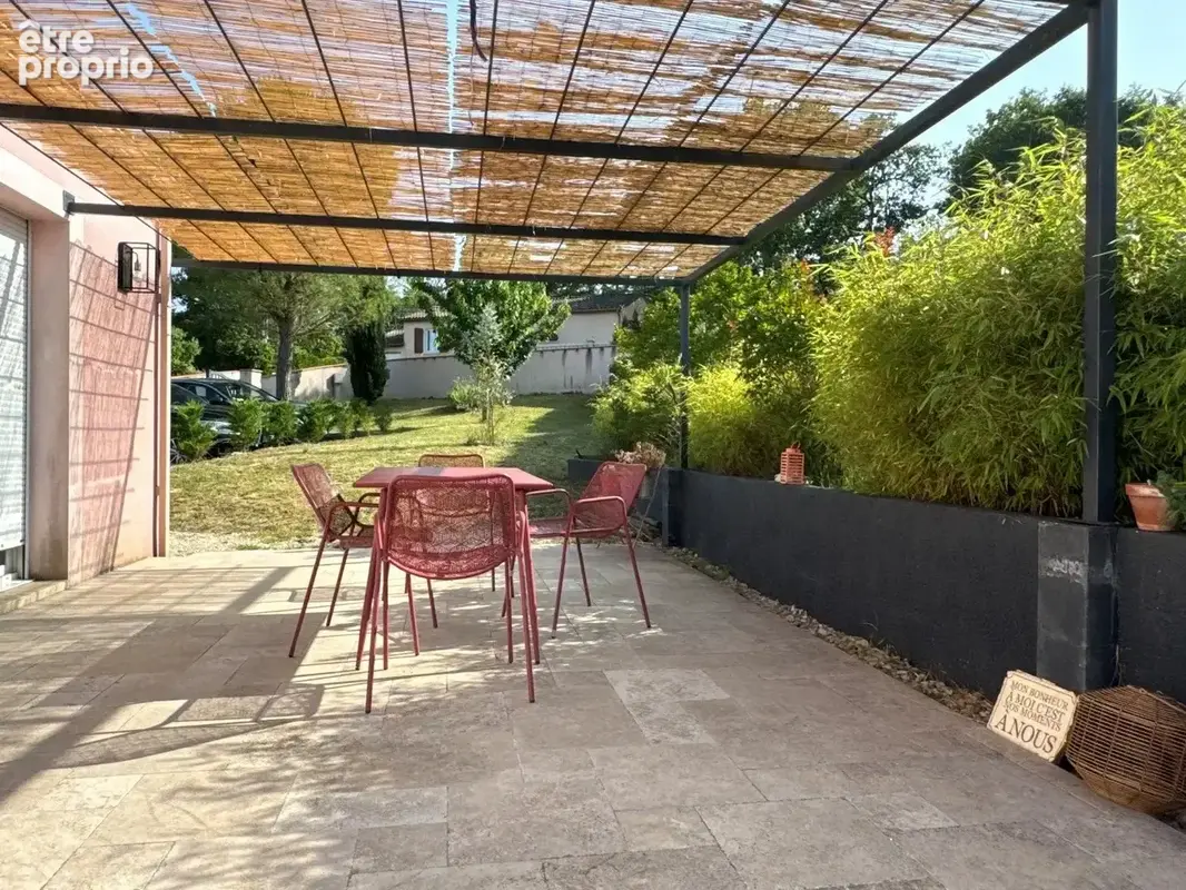 Maison et piscine sur 1770 m² de terrain - photo 4