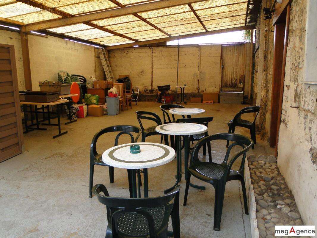 Gamaches :  Local Commercial 60m², habitation 110 m² environ, et jardin - photo 3