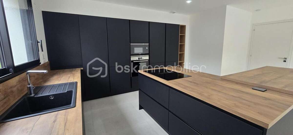 Maison à SAINT-BARTHELEMY-D'ANJOU