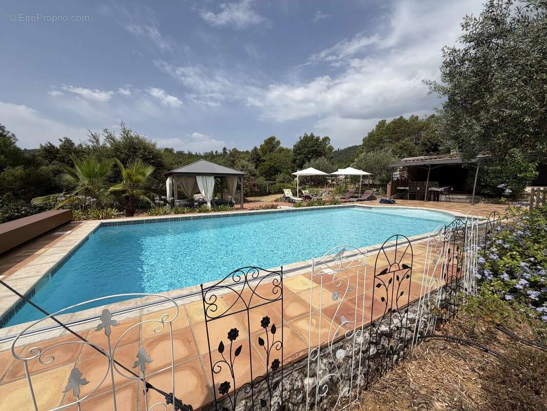 Bâtisse de caractère – 166 m² – Piscine – Chambres d’hôtes – Plus de 5 000 m² de terrain - photo 25