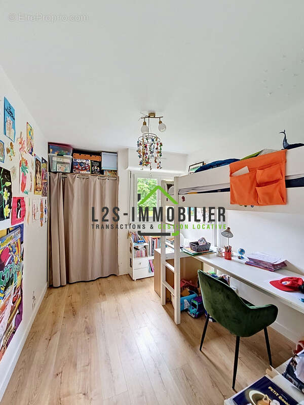 Appartement à EZANVILLE