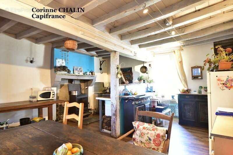 Maison à MONTCOMBROUX-LES-MINES