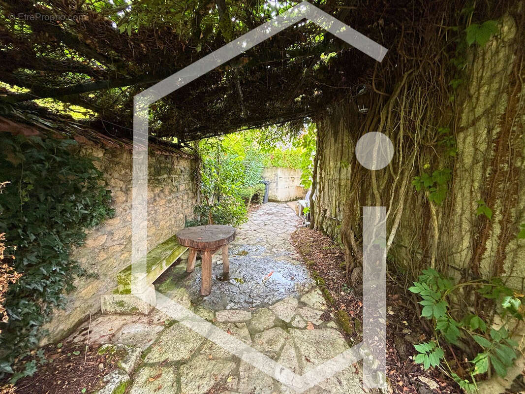 Maison à LA CHARITE-SUR-LOIRE