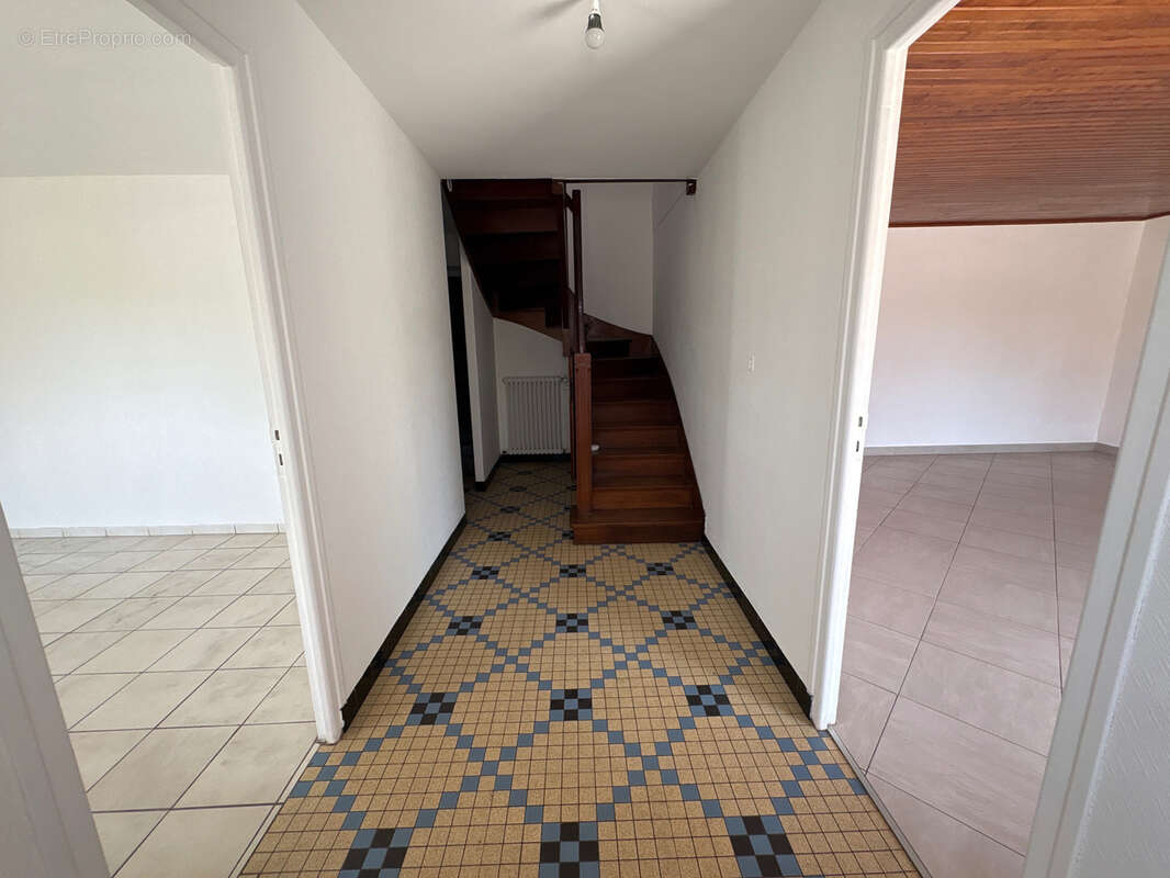 PLUVIGNER   Maison familiale avec beau potentiel à proximité du centre-ville - photo 2
