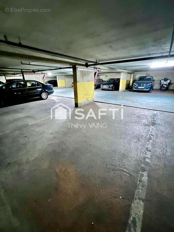 Photo 2 - Parking à PARIS-10E