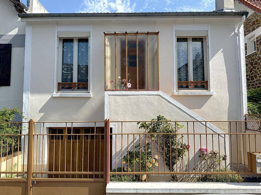 Maison à L'HAY-LES-ROSES