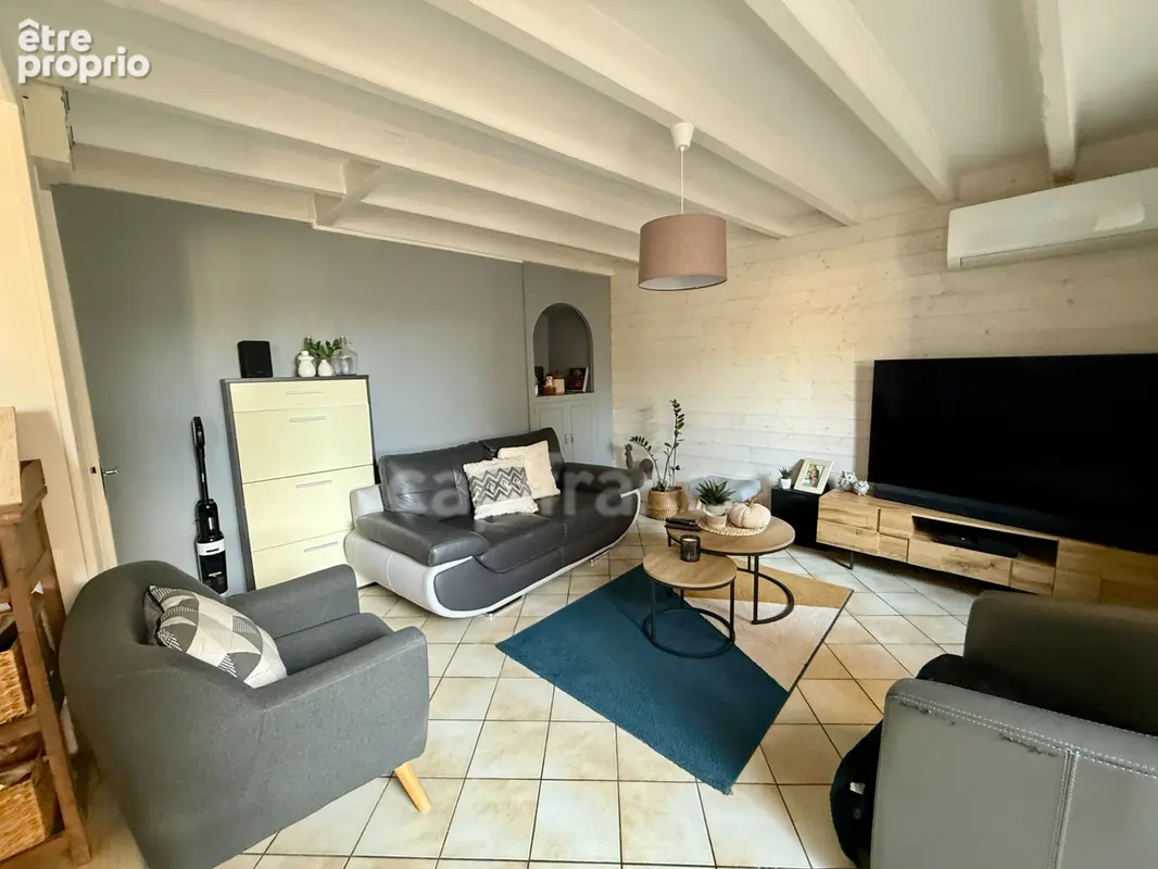  CHAMPDENIERS – Maison de caractère rénovée de 175 m² avec 135 m² de dépendances et fort potentiel - photo 6