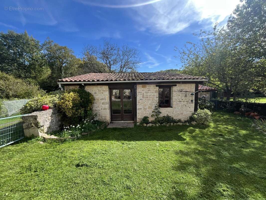Maison à NANTEUIL-EN-VALLEE