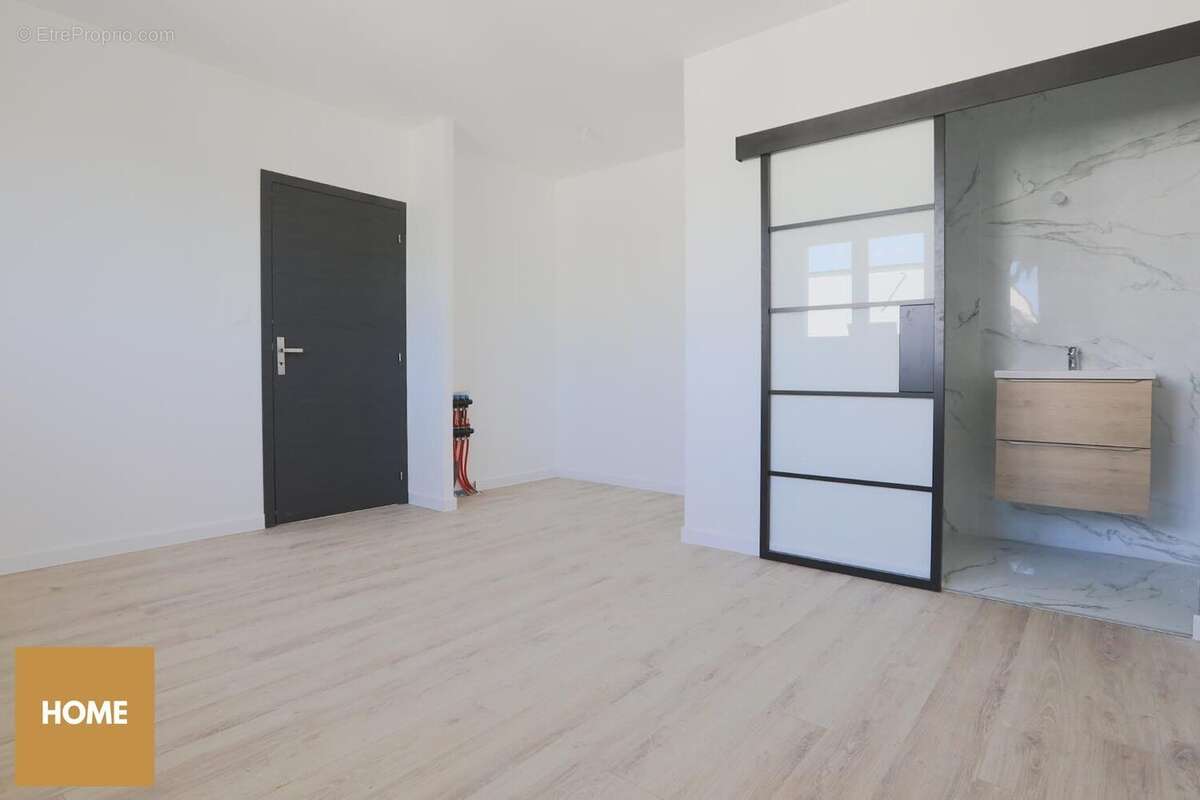 Maison à BRIN-SUR-SEILLE