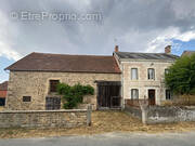 Maison à SAINT-MARCEL-EN-MARCILLAT