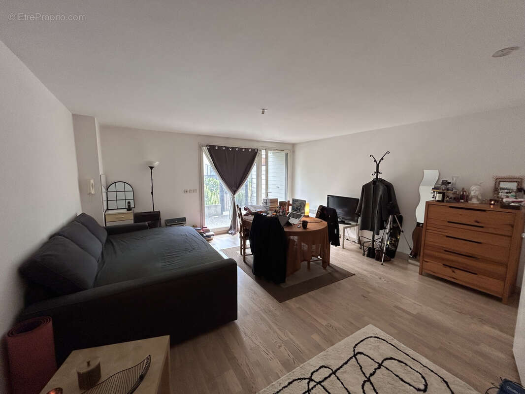 Beau studio avec terrase et parking rue Pourmann - photo 3