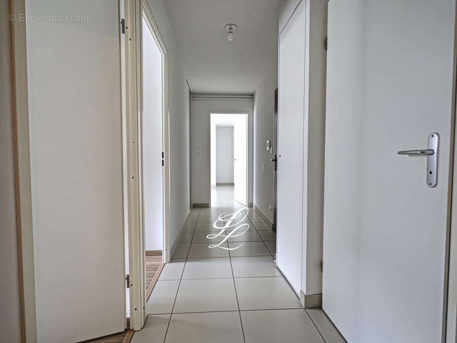 Appartement 64 m² à Joue-Les-Tours  - photo 532
