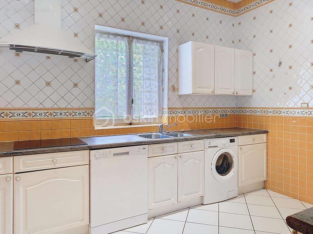 Frontignan maison bourgeoise offrant 7 chambres, en plein coeur de ville jardin 560 m² - photo 16