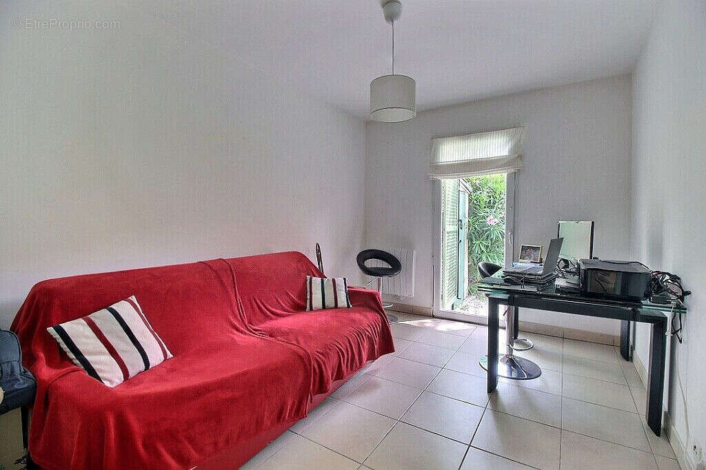 Maison à ROQUEBRUNE-SUR-ARGENS