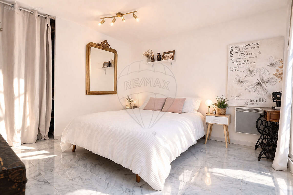 Appartement à SAINT-LAURENT-DU-VAR